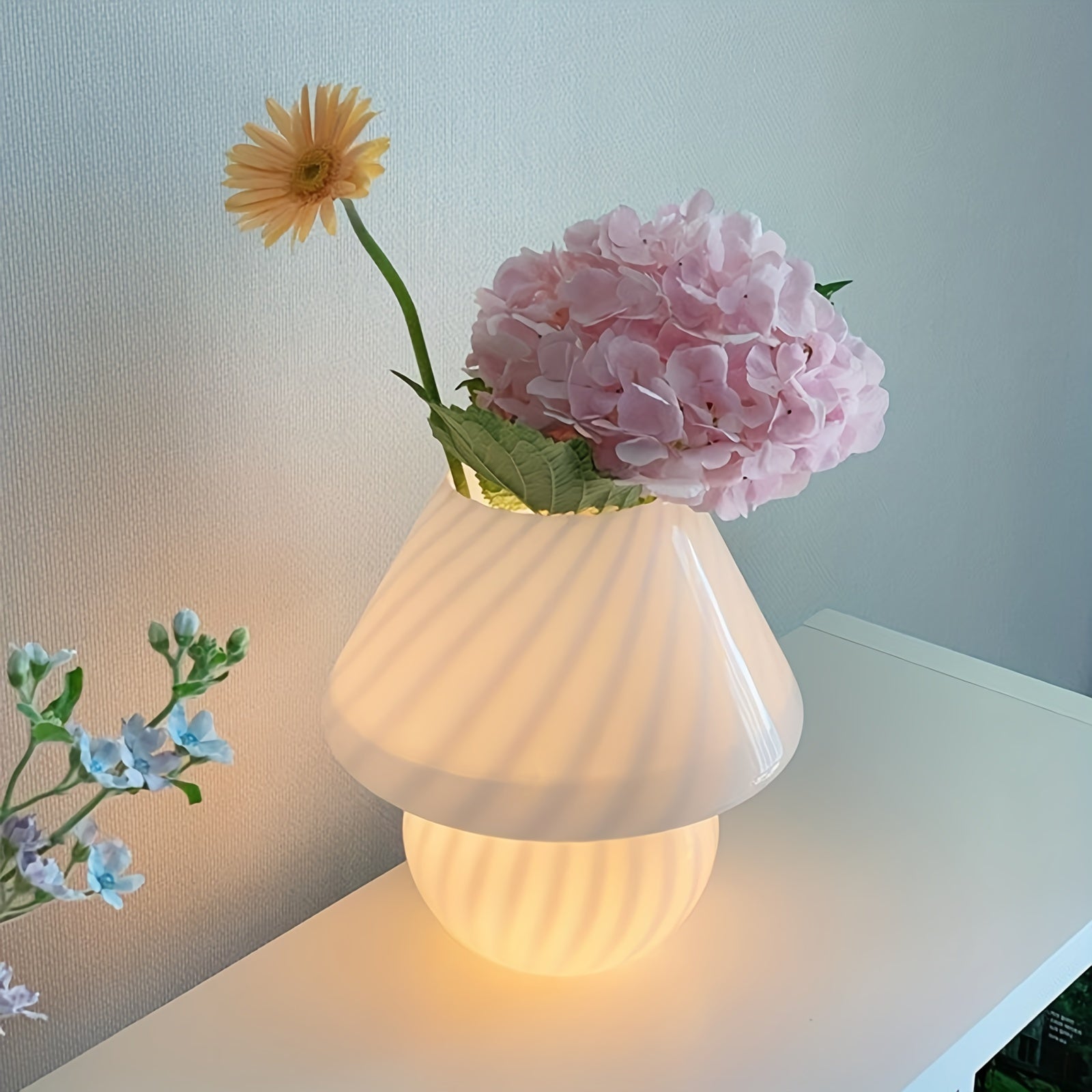 Glass Mushroom Lamp – USB Powered – Dimmable LED – Retro Design