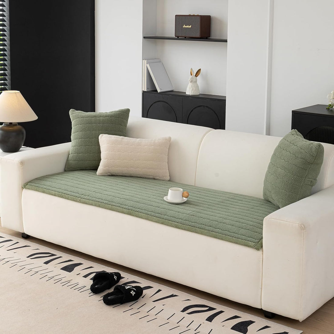 Non-Slip Sofa Cover – Soft Plush Fabric – Washable