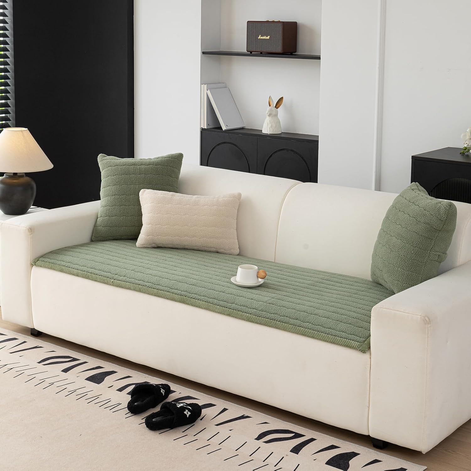 Non-Slip Sofa Cover – Soft Plush Fabric – Washable
