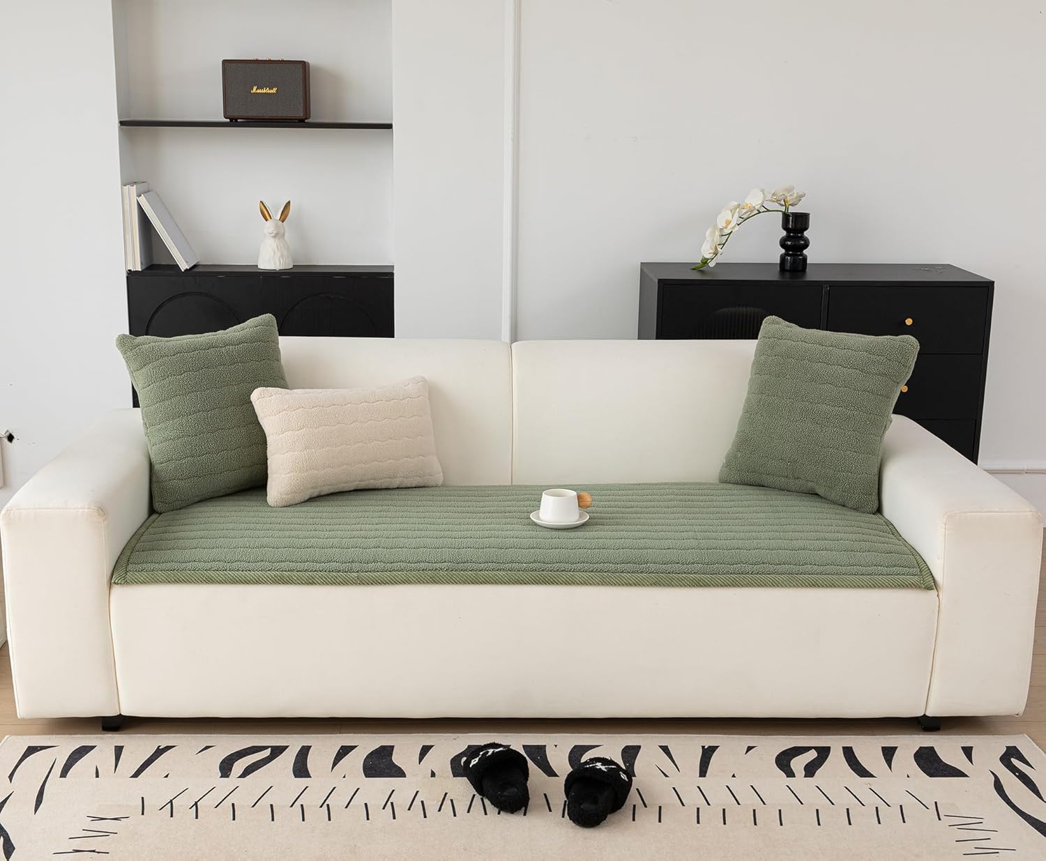 Non-Slip Sofa Cover – Soft Plush Fabric – Washable