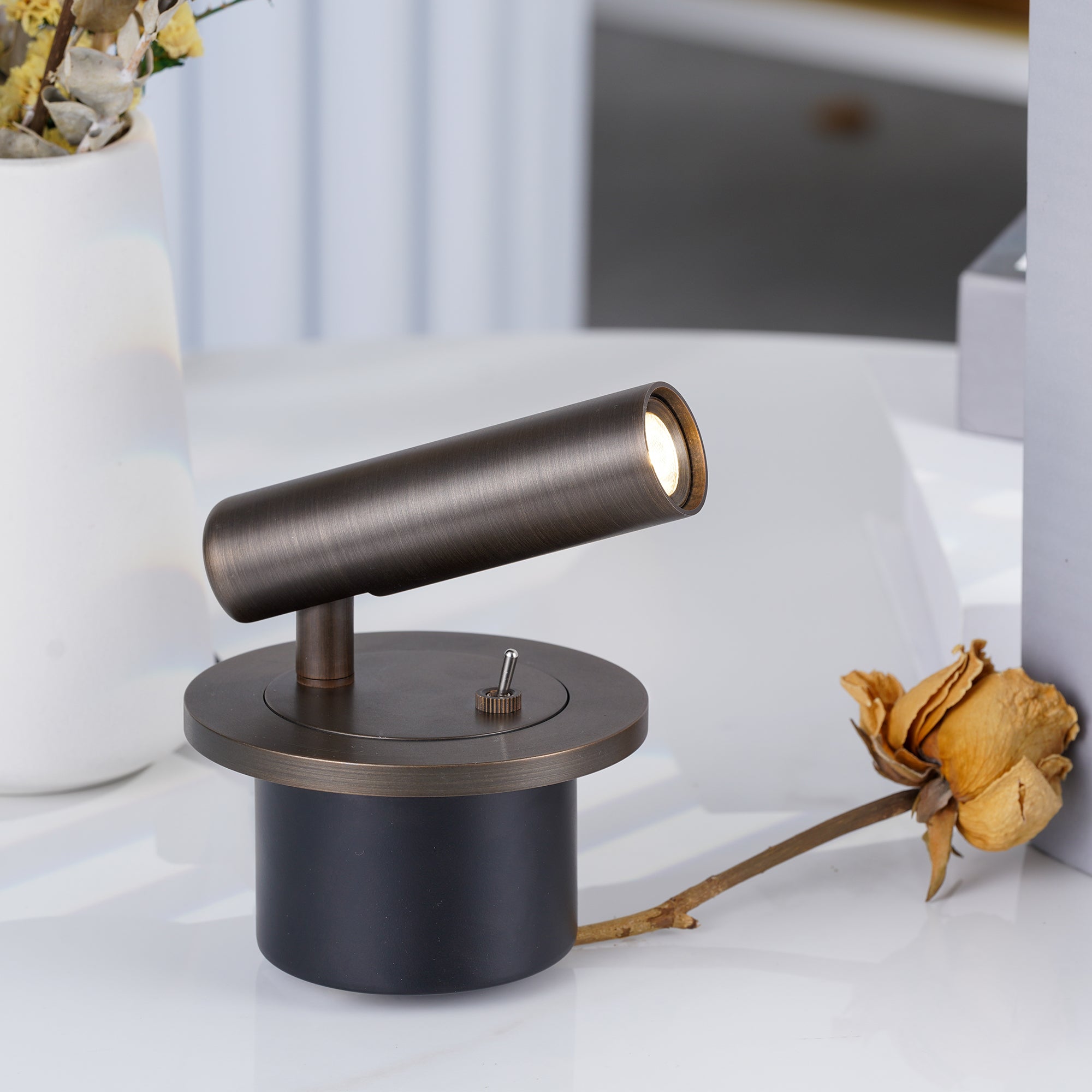 LED Wall Reading Light – Adjustable Spotlight – Warm Light