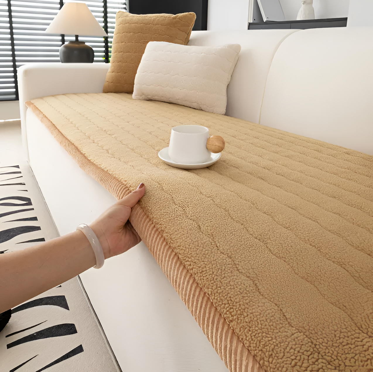 Non-Slip Sofa Cover – Soft Plush Fabric – Washable