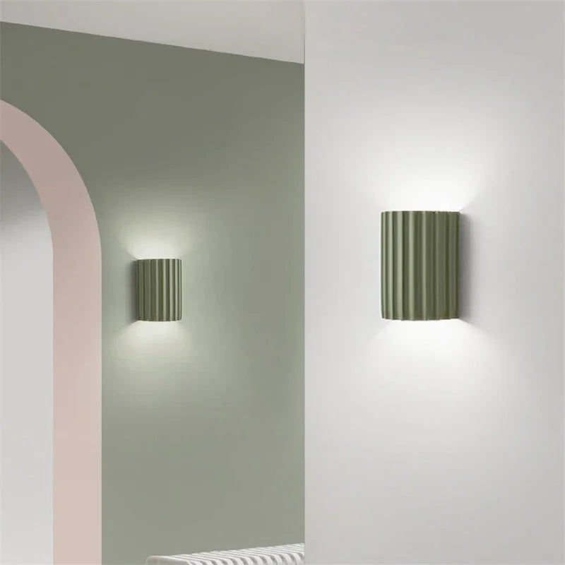 Resin Wall Lamp – Ribbed Design – E27 – Indoor Wall Light