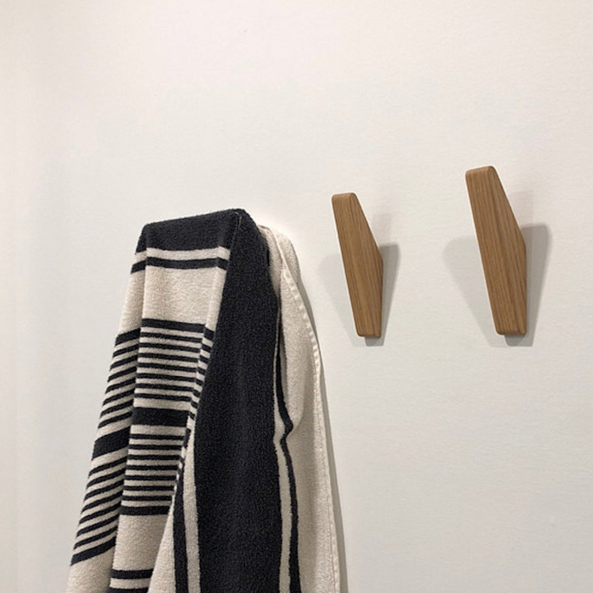 Wooden Wall Hooks – Set of 2 – Natural Wood – Wall Mounted